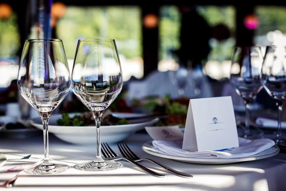 banquet table image